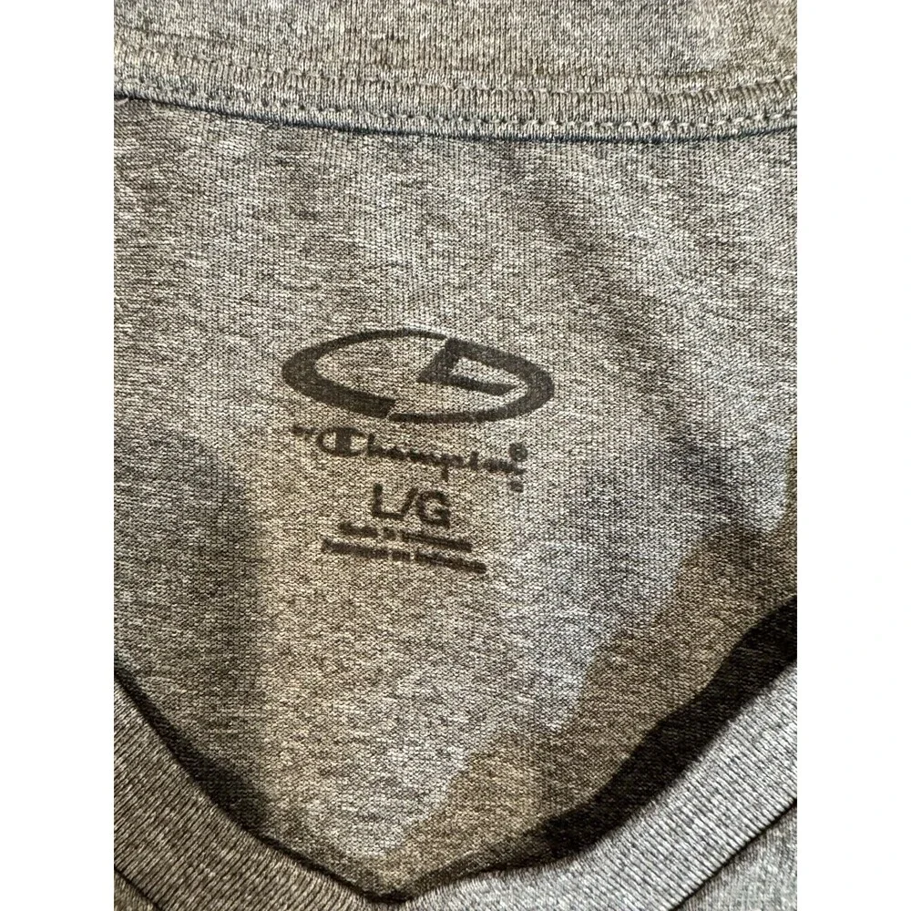Lot of 4 Men's V-Neck T-Shirts Under Armour Banana Republic C9 Hanes L XL M